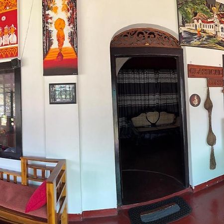 Lake Classical Guest House 康提 外观 照片