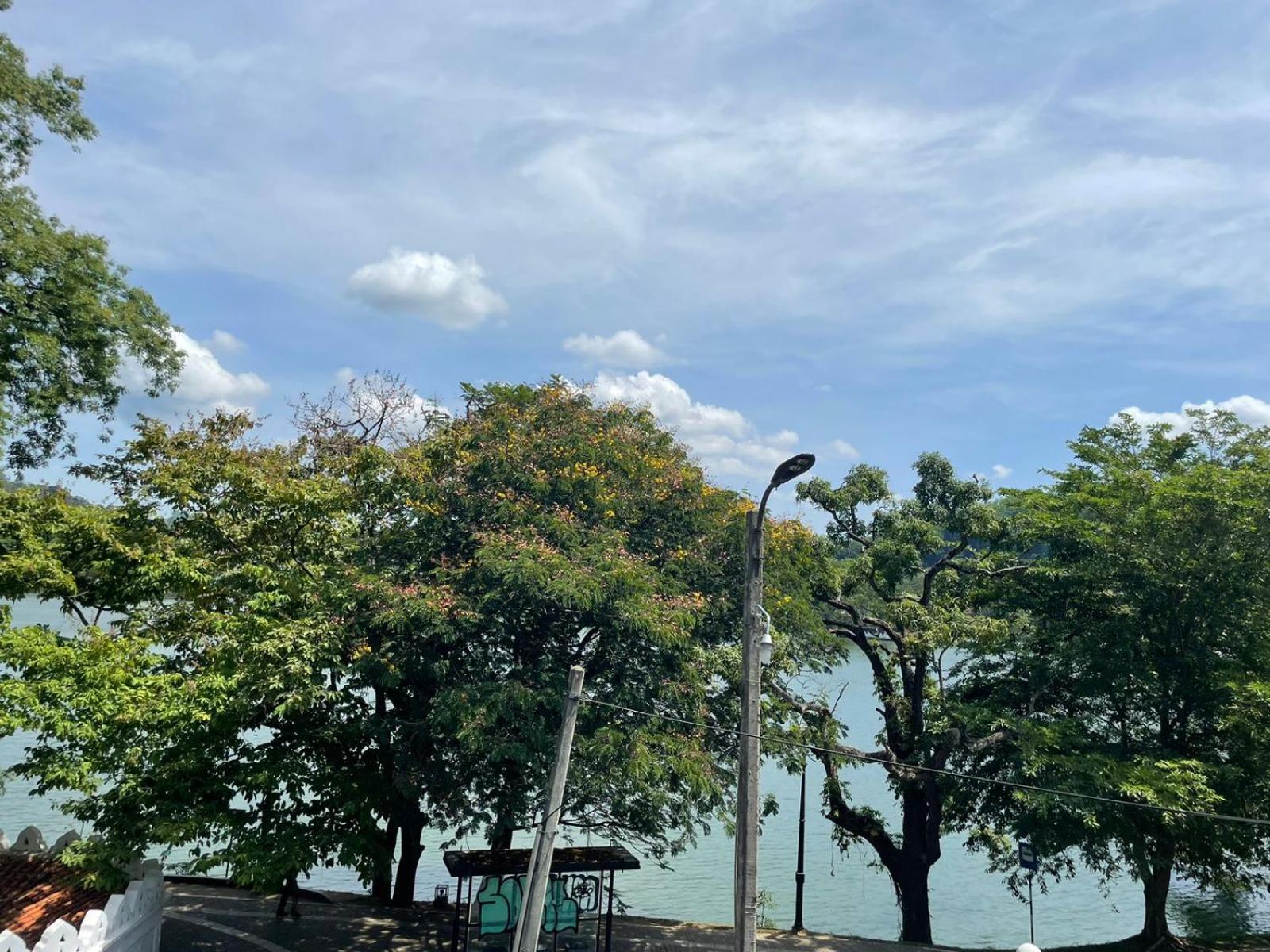 Lake Classical Guest House 康提 外观 照片