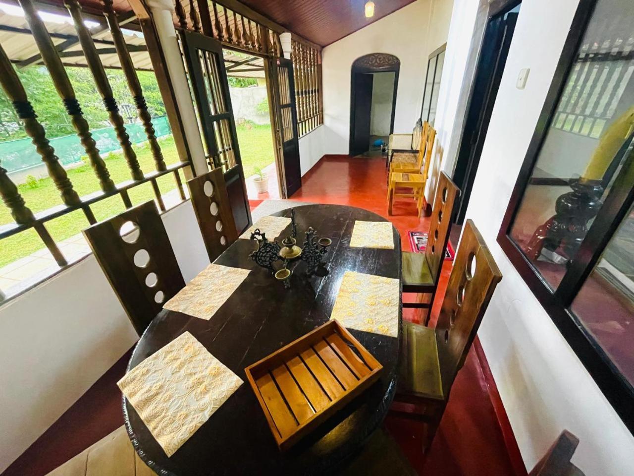Lake Classical Guest House 康提 外观 照片