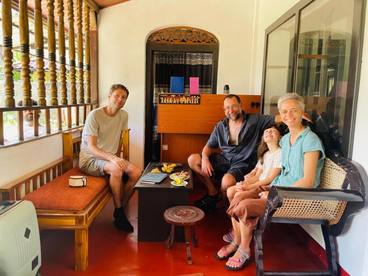 Lake Classical Guest House 康提 外观 照片