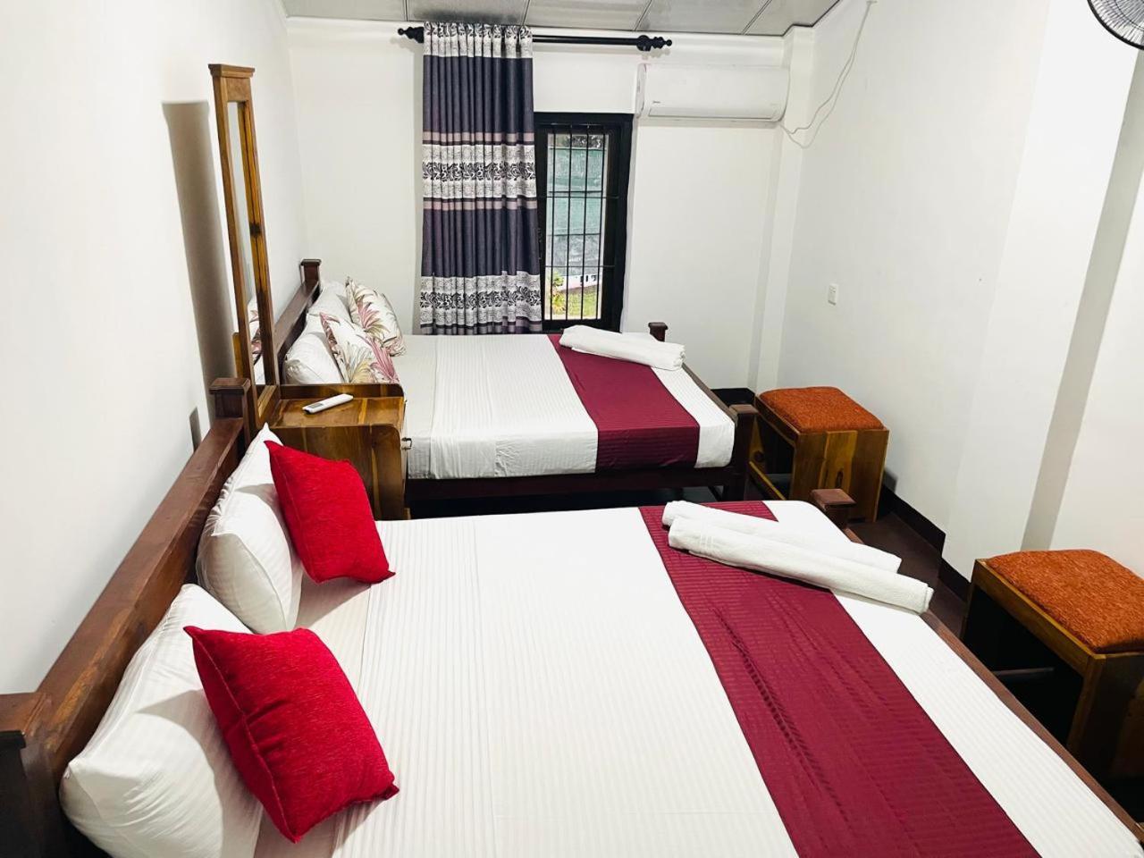 Lake Classical Guest House 康提 外观 照片
