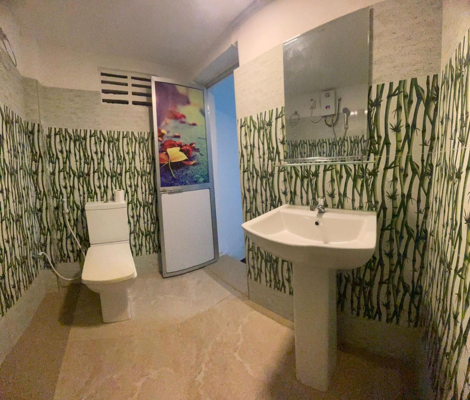 Lake Classical Guest House 康提 外观 照片