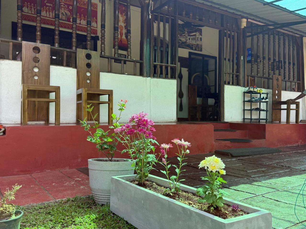 Lake Classical Guest House 康提 外观 照片