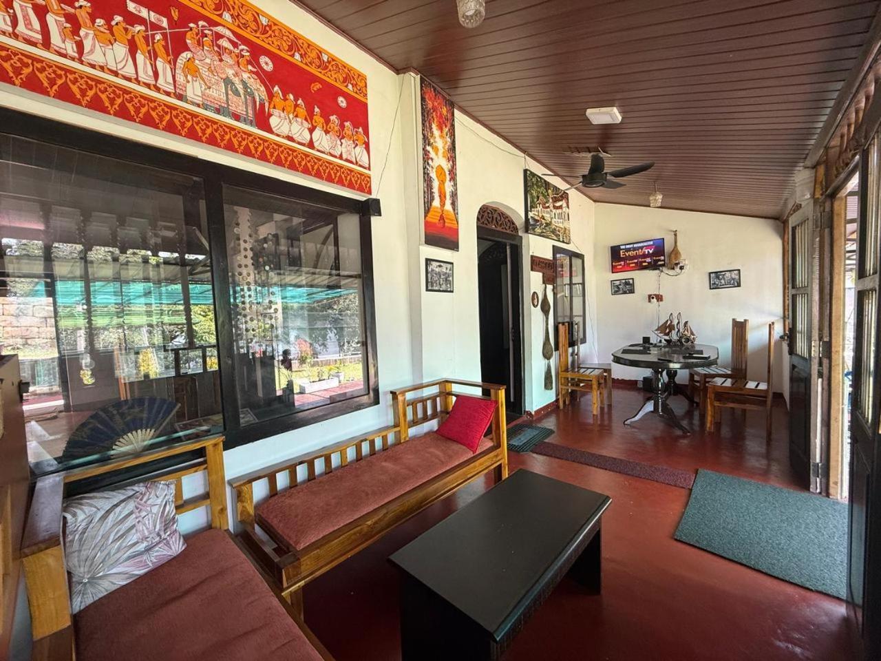 Lake Classical Guest House 康提 外观 照片