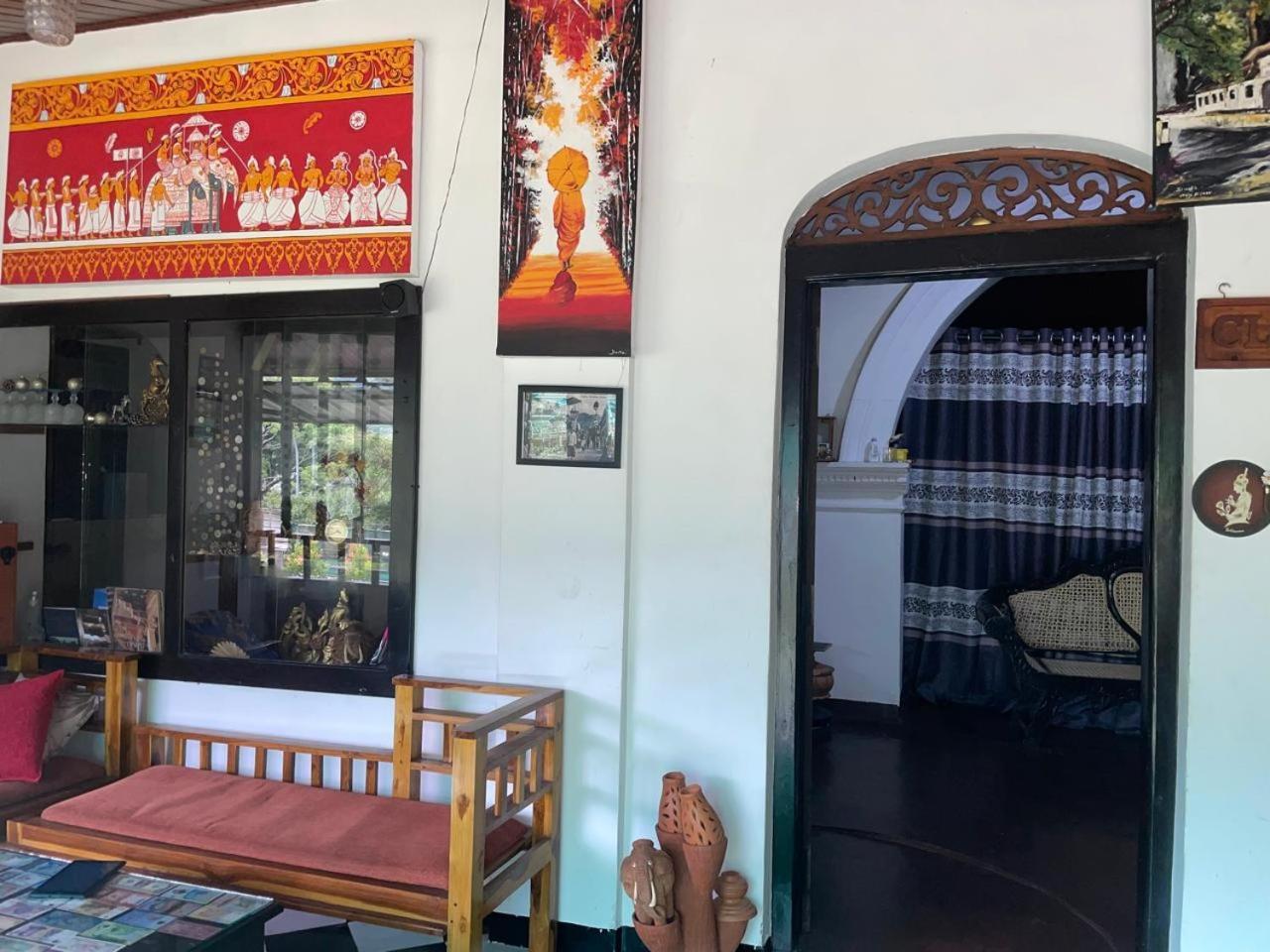 Lake Classical Guest House 康提 外观 照片